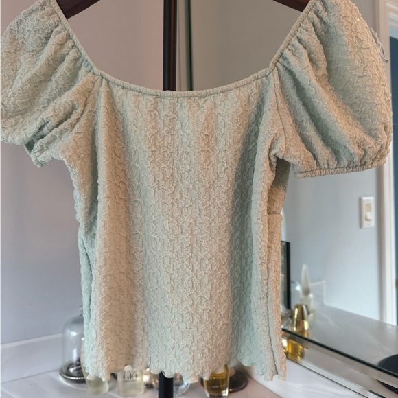 Lush Textured Puff Sleeve Blouse in Light Green US Medium - Picture 5 of 9
